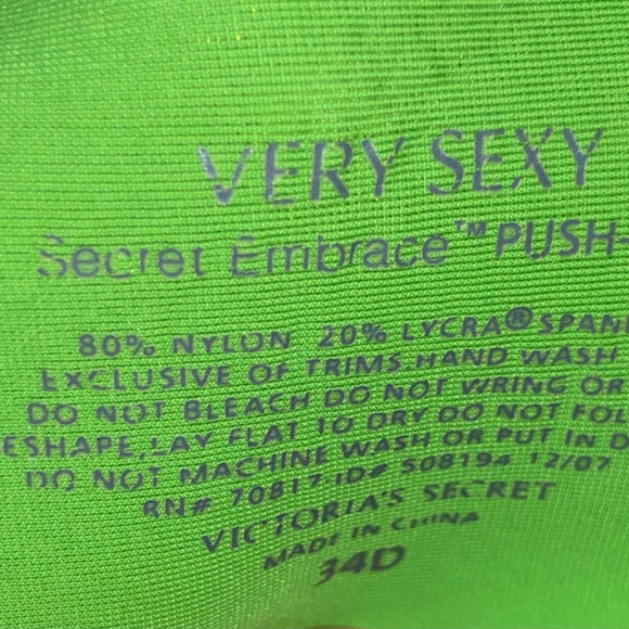 Victoria's Secret Very Sexy Secret Embrace Push-Up Bra, 34D - Picture 3 of 3
